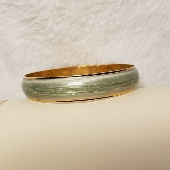 Vintage Avon Green & Gold Bracelet - Picture 2 of 4